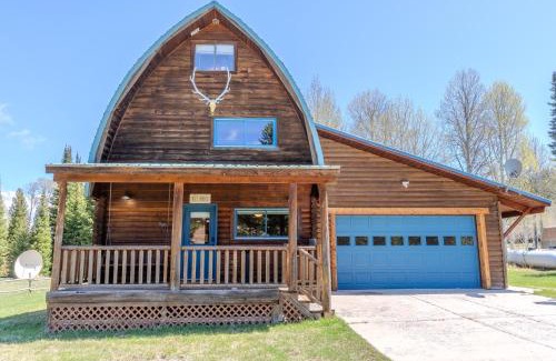 Lazy Acres House | Exceptional Blue Spruce Cabin: Family-Friendly Stay Awaits