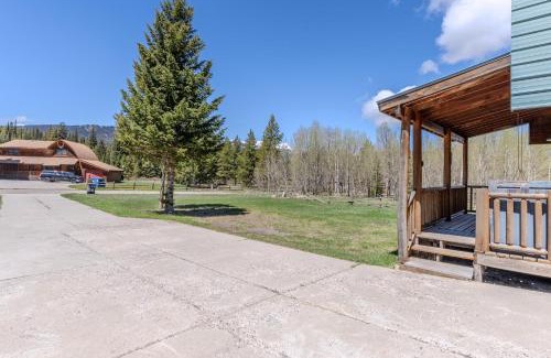 Lazy Acres House | Exceptional Blue Spruce Cabin: Family-Friendly Stay Awaits