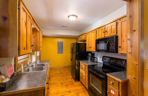 Millersburg Cabin | Experience Blue Spruce: Trailside Lodging with Spa & Breakfast