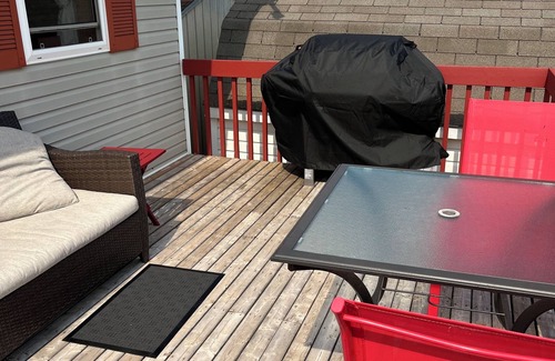 Borden-Carleton Cottage | Inviting Blue Suede View Cottage with Oceanfront Serenity