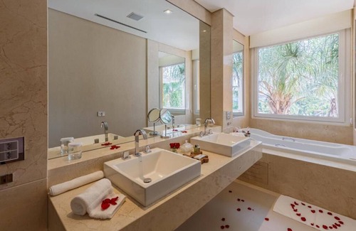 Ribeirao Claro Hotel | Explore Daj Resort & Marina: 4-Star Oceanfront Escape