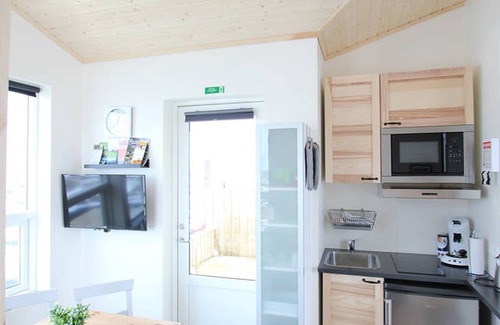 Reykholt Cabin | Idyllic Blue View Cabin 3B with Hot Tub & Spa Amenities