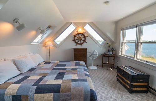 Cushing House | Experience Blue View: Oceanfront Retreat with Pool & Kitchen