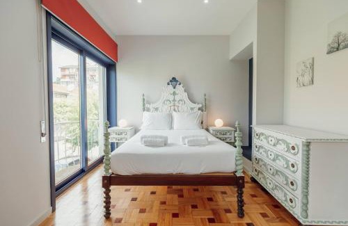 Senhora da Hora House | Discover Blue Villa by Hosty: Family-Friendly & 4-Star Comfort