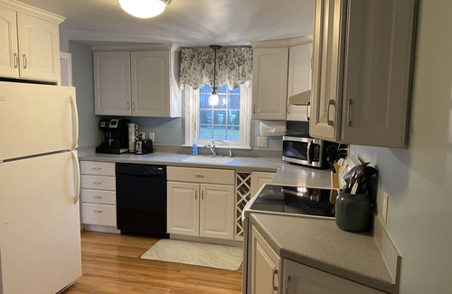 East Falmouth House | Idyllic Blue Water Shores: Walk to Private Inlet & Ocean View