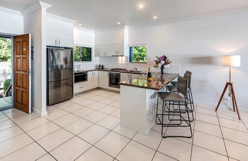 Hamilton Island House | Experience Tranquil Blue Water Views on Hamilton Island