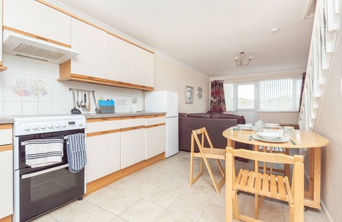Perranporth Apartment | Cozy Blue Waters with Ocean View in Perranporth