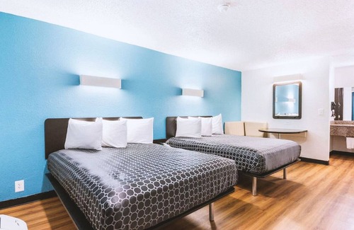 Beeville Hotel | Comfortable Stay at Sky Palace Inn & Suites Beeville