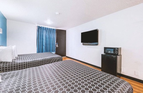 Beeville Hotel | Comfortable Stay at Sky Palace Inn & Suites Beeville