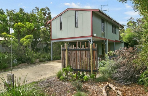 Moggs Creek House | Blue Wren: A Nature Lover's Retreat with Ocean View