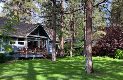 Winter Park House | BLUEBEARY PINES: Private Hot Tub & Steps to Ski Shuttles