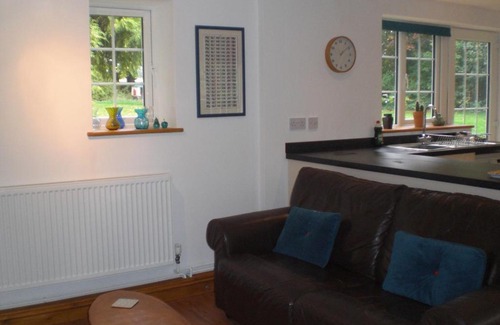 Thistley Green House | Relaxing Bluebell and Appletree Cottages for Family Getaways