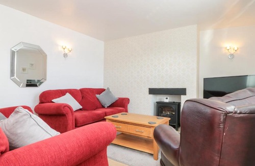 Flamborough House | Pet-Friendly Bluebell Cottage with a Perfect 10/10 Rating