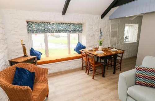 Jameston House | Pet-Friendly Retreat at Bluebell Cottage: Rated 9.8/10