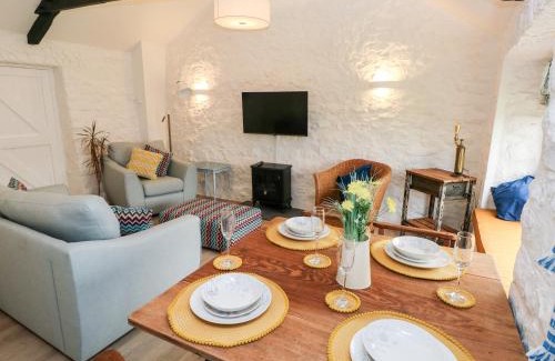 Jameston House | Pet-Friendly Retreat at Bluebell Cottage: Rated 9.8/10