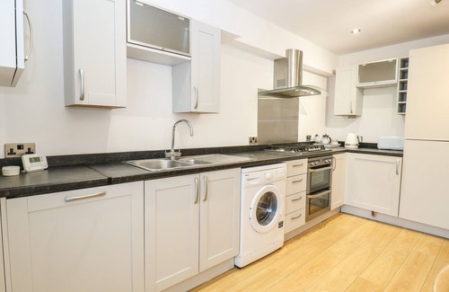Selby Cottage | Pet-Friendly Bluebell Cottage with Garden in Brayton