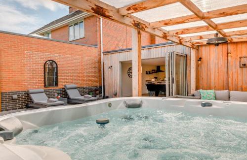 Cheltenham House | Bluebell Farm - The Cabin
