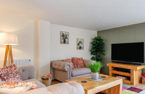 Cheltenham House | Bluebell Farm - The Cabin