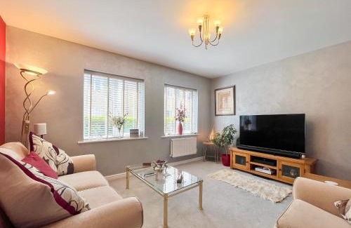 Frome House | Discover Bluebell House: Family and Pet-Friendly Retreat