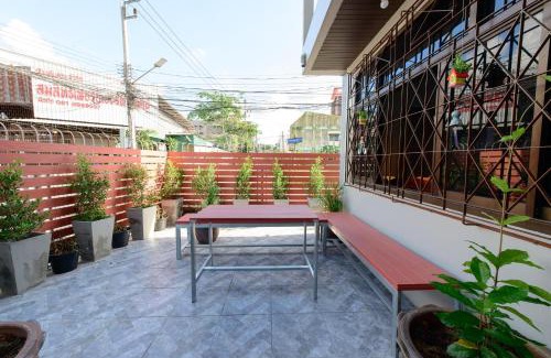 Hat Yai House | Cozy Bluebell House Hatyai: Perfect for Families, 9 Min to Lee Grd