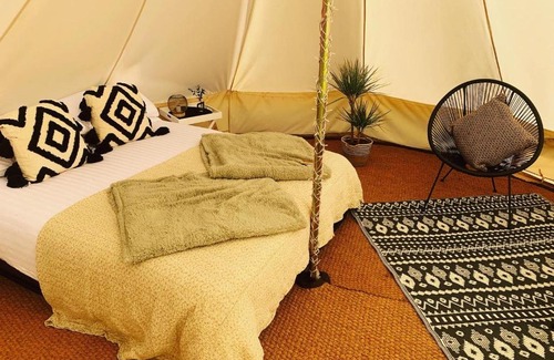 Whitchurch Other | Discover Bluebell Wilds: Guest Rated 10/10 Stay