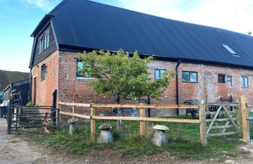 Michelmersh Apartment | Experience Bluebells Farmstay: 10/10 Guest Rated Retreat