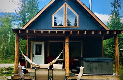 Salmon Arm Ski Chalet | Unique Chalet One in Shuswap: 9.8/10 Guest Rated Escape