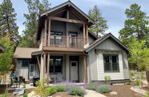 Century West House | Bluebird Day - River Trail House