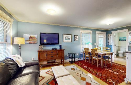 Edgecomb House | Bluebird Haven
