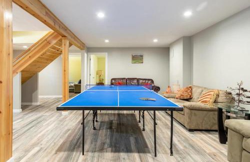 Liberty House | Bluebird Manor: Waterfront Retreat with Family-Friendly Amenities