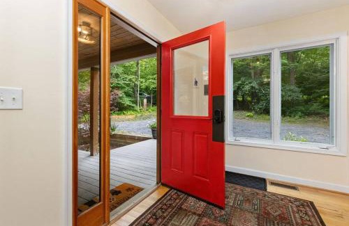 Chestnut Springs House | Relax at Bluebird Mountain Home: Pet-Friendly Getaway