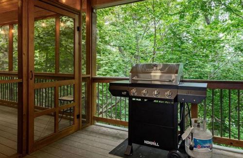 Chestnut Springs House | Relax at Bluebird Mountain Home: Pet-Friendly Getaway
