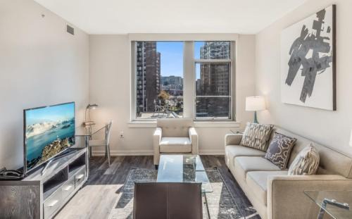 Crystal City Apartment | Pet-Friendly Bluebird Suites with Pool and Ocean Views
