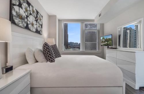 Crystal City Apartment | Pet-Friendly Bluebird Suites with Pool and Ocean Views
