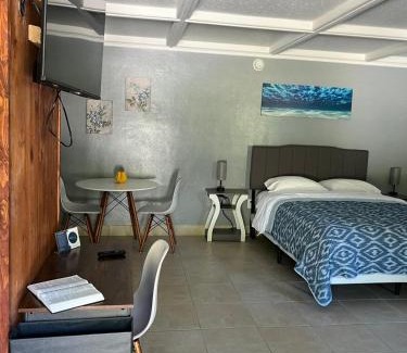 High Springs Hotel | BlueGem Motel: Guest Rated 8/10 with Family-Friendly Amenities