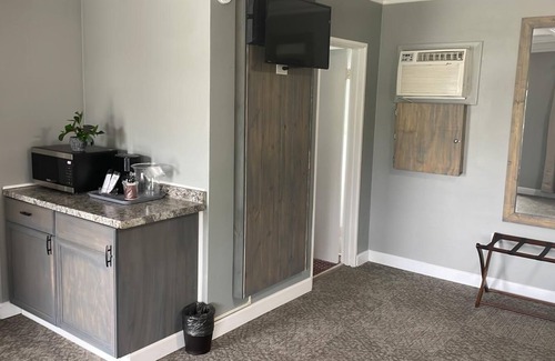 High Springs Hotel | Discover Comfort at BlueGem Motel: Rated 9.2/10 with Spa