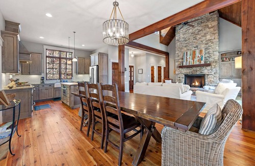 Nebo Cabin | Discover Bluegill Lodge: Lakefront Access with Top Amenities