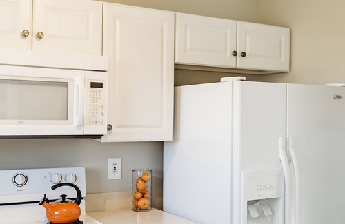 Burlington House | Inviting Bluegrass Retreat: Family-Friendly with Breakfast