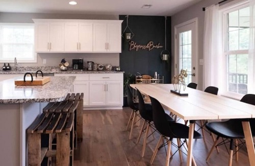 Nazareth House | Unwind at Bluegrass & Bourbon: A Relaxing Getaway