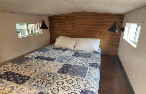 Lyons Resort | Music-Inspired Bluegrass Jam Tiny House by the River