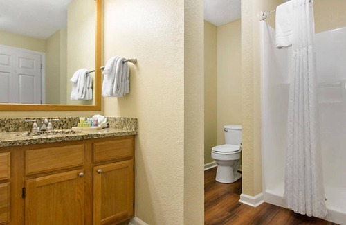 Pigeon Forge Resort | Relax at Bluegreen Laurel Crest Resort with Poolside Fun