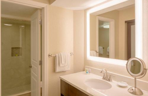 Ormond Shores Hotel | Beachfront Bluegreen Vacations Casa Del Mar with Pool & Views