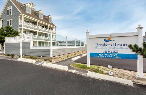 Dennis Port Hotel | Discover Bluegreen Vacations The Breakers: 4-Star Ocean View Retreat