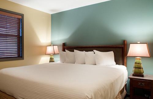 Lake Delton Cabin | Discover Bluegreen Vacations Christmas Mountain Village Resort