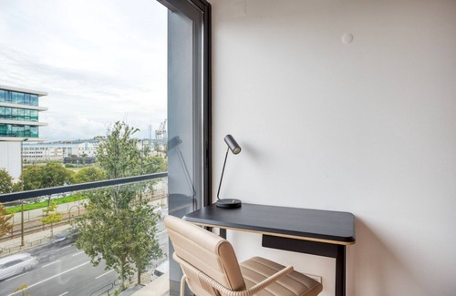 Alcantara Apartment | Blueground | Alcântara: Fully Furnished Comfort Awaits