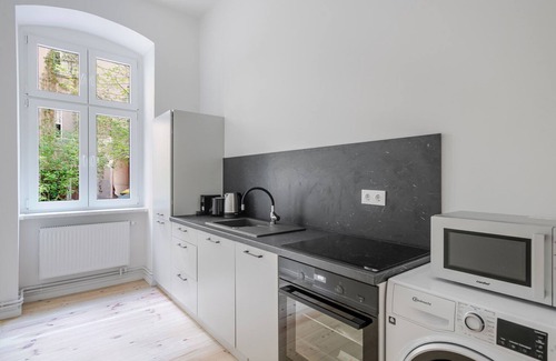 Alt-Treptow Apartment | Blueground | Alt-Treptow, view, nr Spreeufer