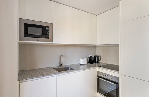 Falca Apartment | Blueground | Alvalade, balcony, nr Parque Eduardo VII