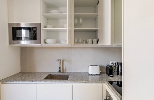 Falca Apartment | Blueground | Alvalade, balcony, nr Parque Eduardo VII