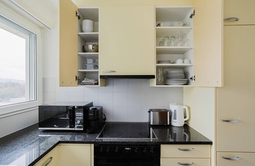 Horgen District Apartment | Blueground | Au, w/d, 3 min to market by bus