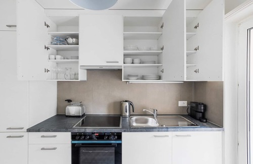 Iselin Apartment | Blueground | Basel-Iselin, balcony, nr Kunstmuseum